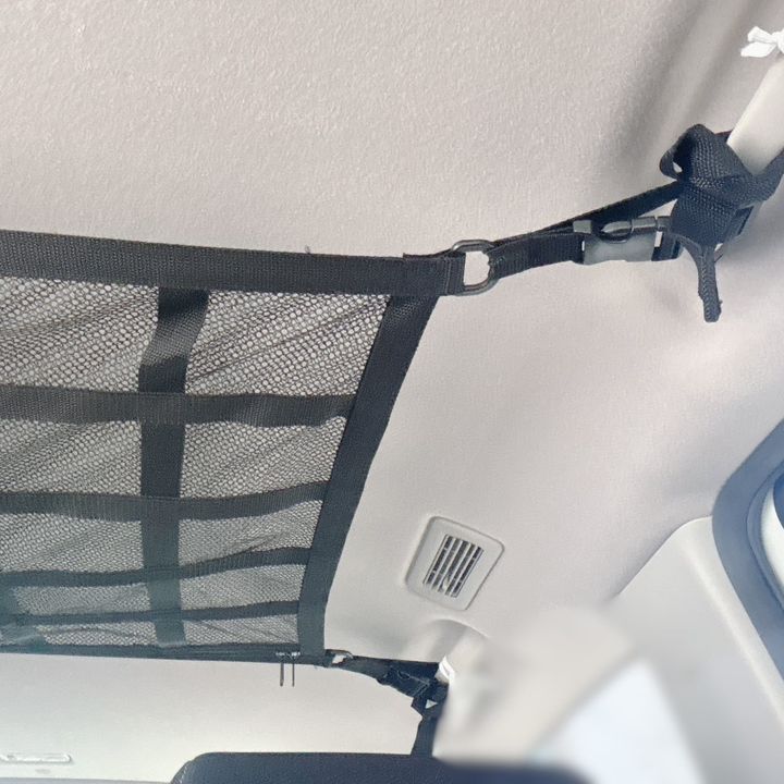 盲点だった…！車内の収納スペースが増えるアイテムがもう手放せない「夏の旅行に便利！」