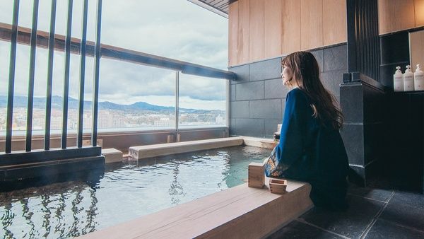 【北海道函館市】「函館湯の川温泉 海と灯」が函館山・八幡坂の夜景を楽しめるバスツアーの予約を開始