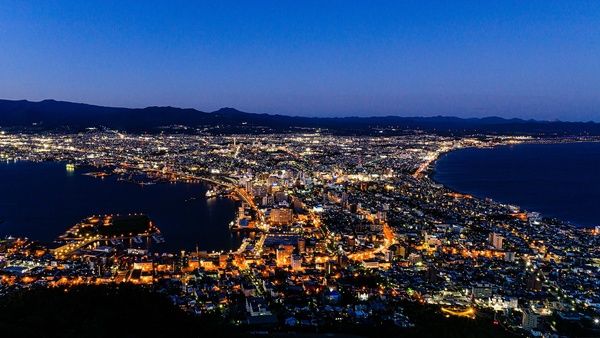 【北海道函館市】「函館湯の川温泉 海と灯」が函館山・八幡坂の夜景を楽しめるバスツアーの予約を開始
