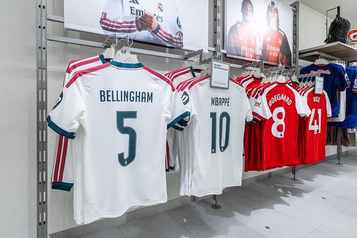 画像3: 「コモの新ユニ」も新宿で買える！adidas、日本初の“フットボール×ライフスタイル”コンセプトストアが7月31日オープン