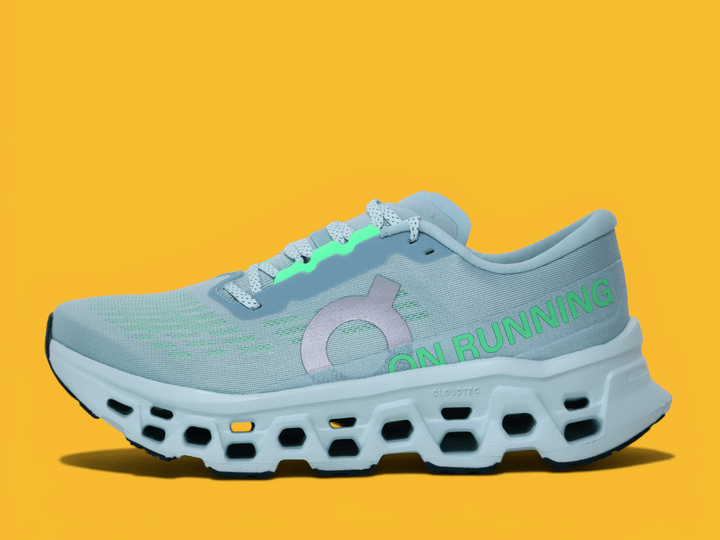 オンの「クラウド モンスター ３」¥24,200
