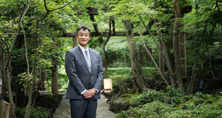 「坐漁荘」の総支配人代理・井戸伸治氏