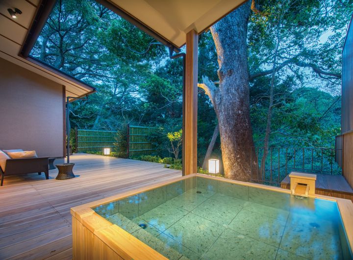 坐漁荘の類を見ない部屋付きの露天風呂