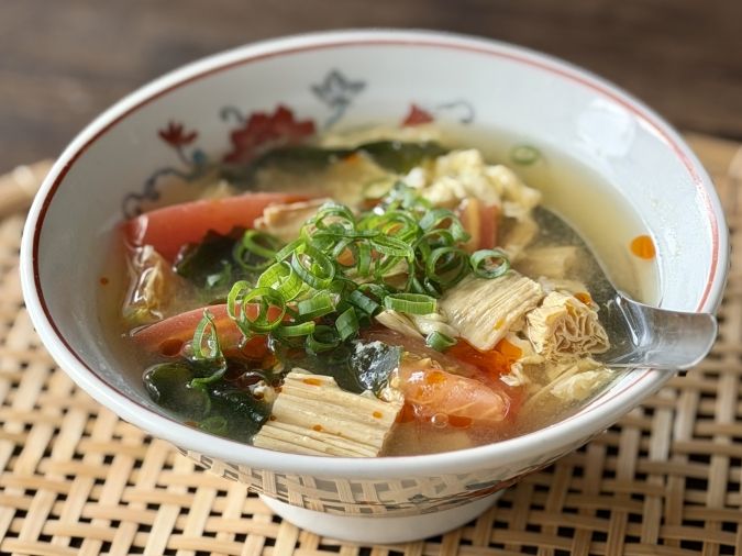 干し湯葉とトマトの中華スープ