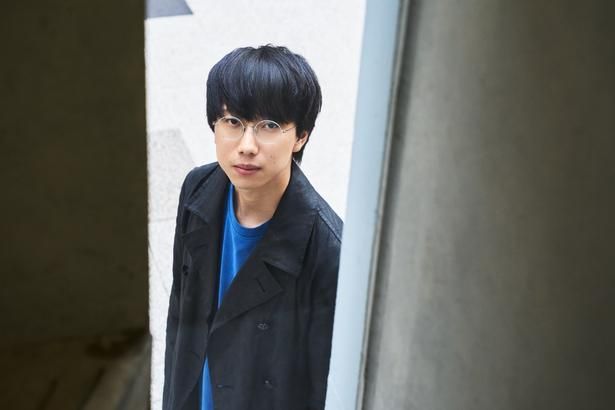 初の長編作品 『インビジブルハーフ』を手掛けた西山監督。高校卒業後にイギリスへ単独で渡航し映画制作を経験した 撮影/黒羽政士