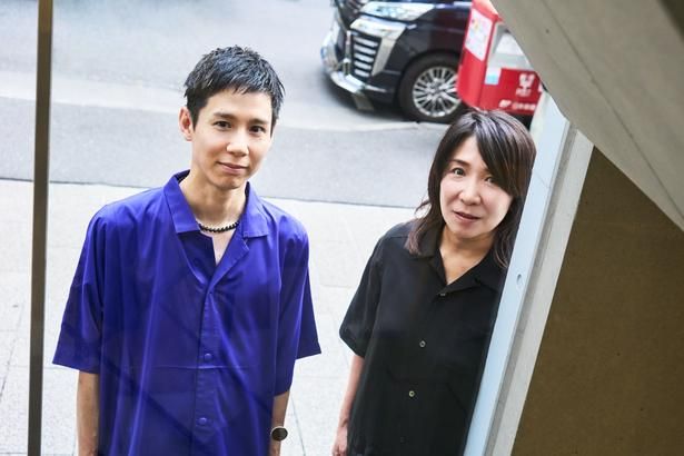 西山監督の才能について熱く語る背筋と佐藤直子。取材ではホラー映画の趣味趣向が似通った、仲睦まじい3人の姿が伺えた 撮影/黒羽政士