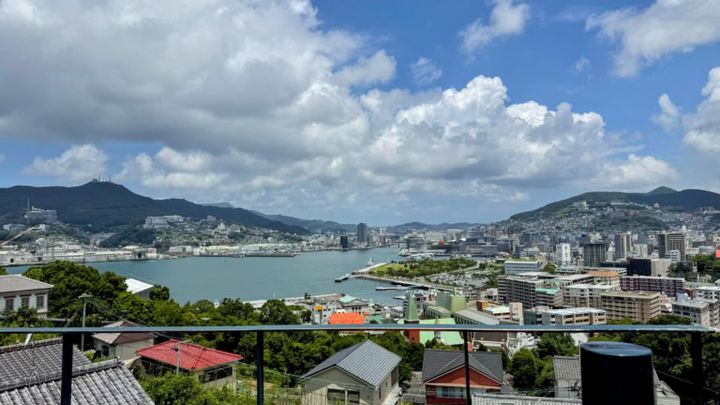 高台から見た長崎港。この景色を目指して、路面電車に乗りました
