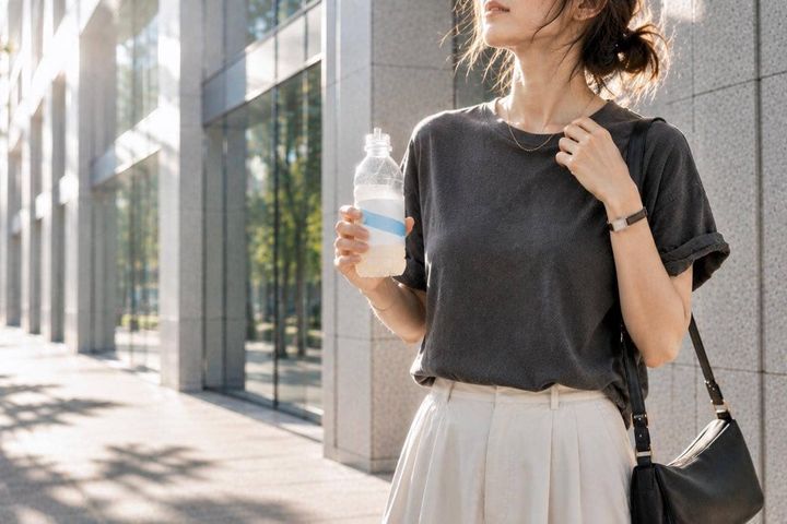 「汗をたくさんかいた日は塩分を摂るべき？」夏に知っておきたい“塩分補給の目安”