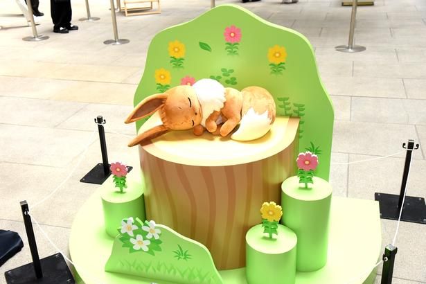 気持ちよさそうに眠るイーブイのフォトスポット (C)Pokémon/Nintendo/Creatures/GAME FREAK Pokémon Sleep is developed by SELECT BUTTON inc. ポケットモンスター・ポケモン・Pokémonは任天堂・クリーチャーズ・ゲームフリークの商標です。 撮影：ソムタム田井
