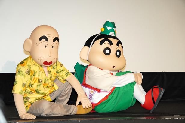 【写真を見る】しんのすけと秋田から駆けつけた銀の介、息ぴったり！