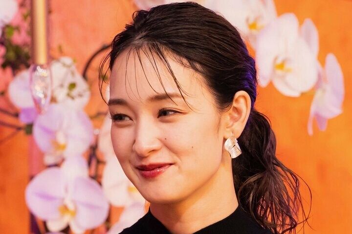 【写真・画像】「ずっと子どもだと思ってたけど…」担任した生徒と”16歳差”で結婚！「この人しかいないと」元高校教師、告白した際の心境を明かす 1枚目