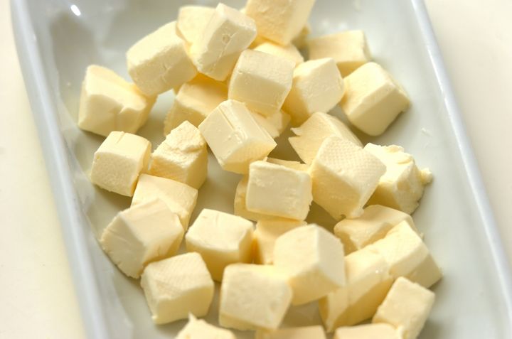 クリームチーズのおかか和えの下準備1