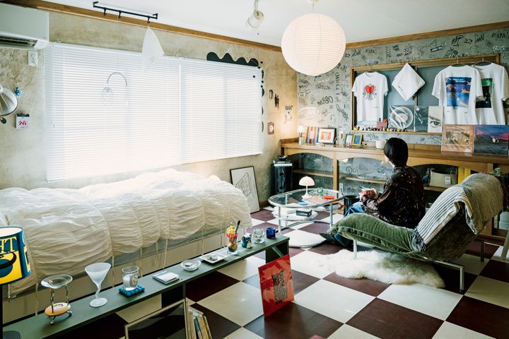 【ルーム④_壁紙を活かして楽しく自分らしく】おしゃ関西人のお部屋、見せて！