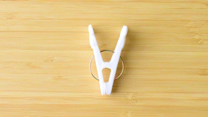 【100均】洗濯ばさみ6選！大きいものや学校用に便利なひも付きも紹介