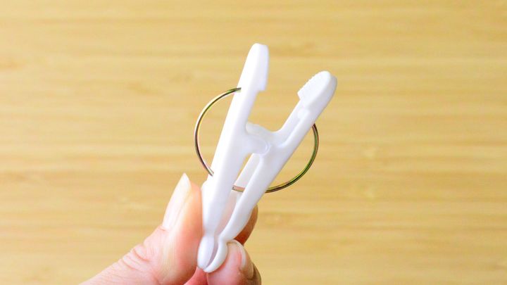 【100均】洗濯ばさみ6選！大きいものや学校用に便利なひも付きも紹介
