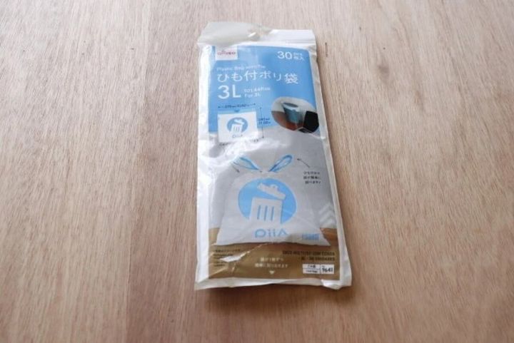 ダイソーのひも付きポリ袋3L用30枚入りパッケージ
