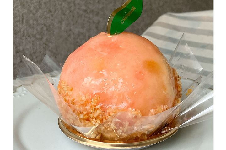 山梨県産完熟桃のまんまるレアチーズタルト／￥669（税込み）
