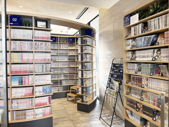 「クインテッサホテル東京羽田 Comic&Books」店内