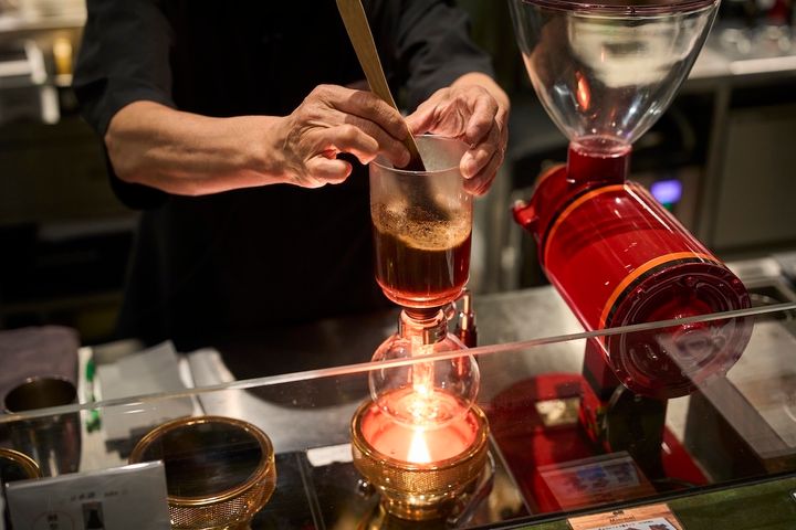 「サイフォンコーヒー」800円（カップ約2杯分