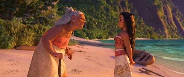 モアナのよき相談相手であるタラおばあちゃん(『モアナと伝説の海』) [c]Everett Collection/AFLO