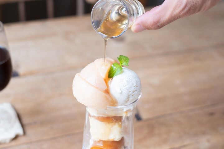 季節のパフェを味わいに♪ アンティークに囲まれて、時間を忘れて過ごしたくなるカフェ／浅草「annorum cafe」
