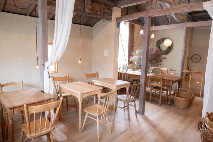 季節のパフェを味わいに♪ アンティークに囲まれて、時間を忘れて過ごしたくなるカフェ／浅草「annorum cafe」