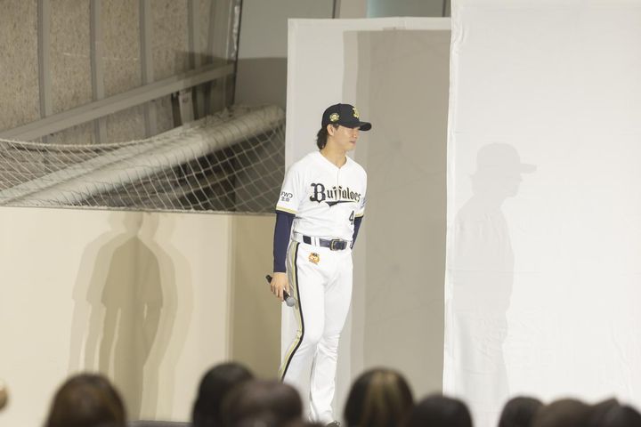画像2: (C)西本友