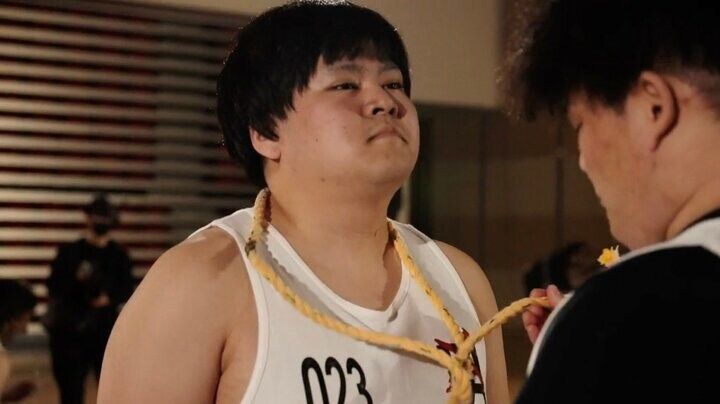 【写真・画像】「どういう神経？」 22歳“幼卒”男性へのちょっかいが物議「首にロープ巻くことがリスペクト？」 1枚目