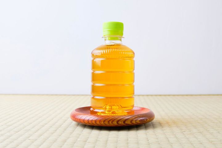 ペットボトルの上部にある凹凸にはお茶を守る重要な役割があります