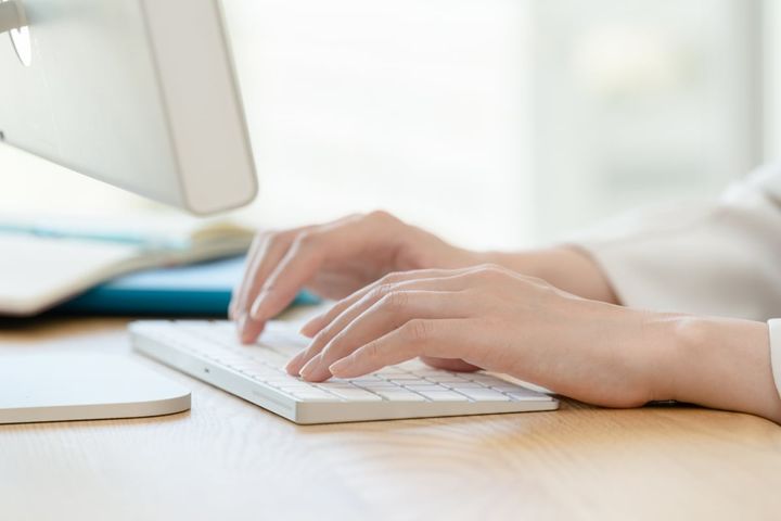 「無料査定」の言葉を信じた結果、祖母の大切な形見が……！世帯年収550万・52歳女性が負った“消えない傷”