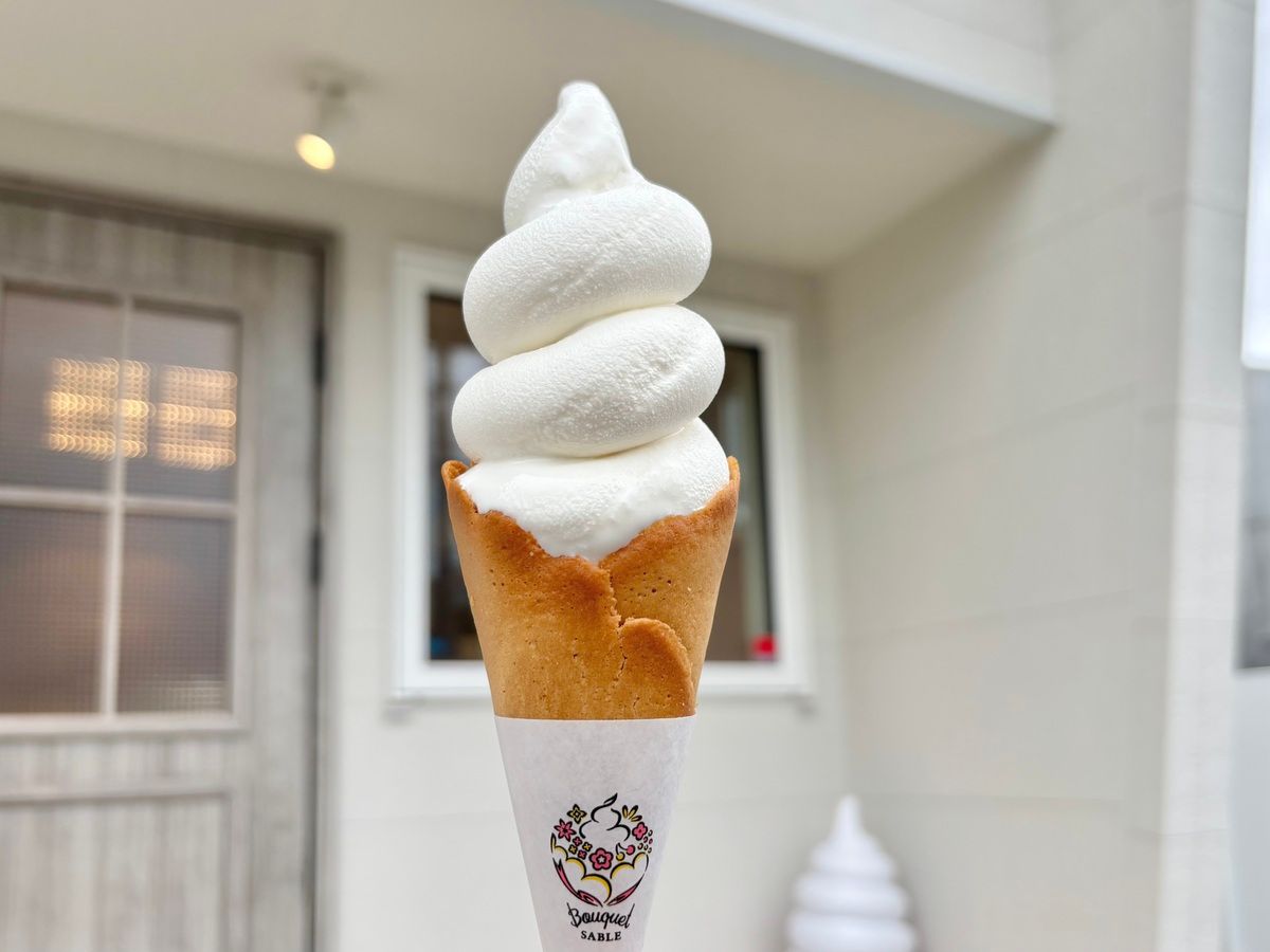 絶品サブレのソフトクリーム500円！パンとスイーツ店「LILY（リリー