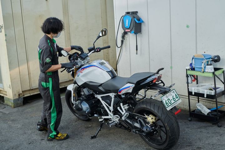【プロ直伝】愛車長持ちの第一歩！2りんかんに学ぶ失敗しない「バイク洗車」6ステップ