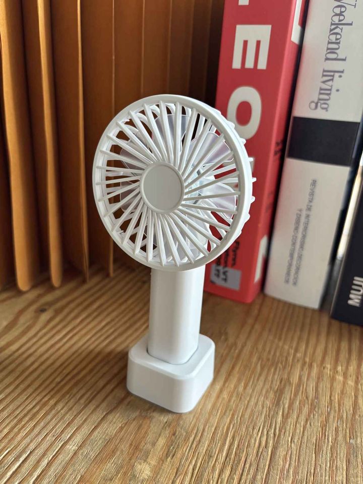 画像1: まずはデザインや仕様をチェック