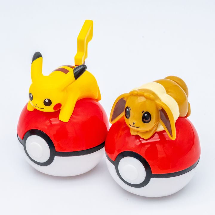 ピカチュウとイーブイのモンスターボールローラー