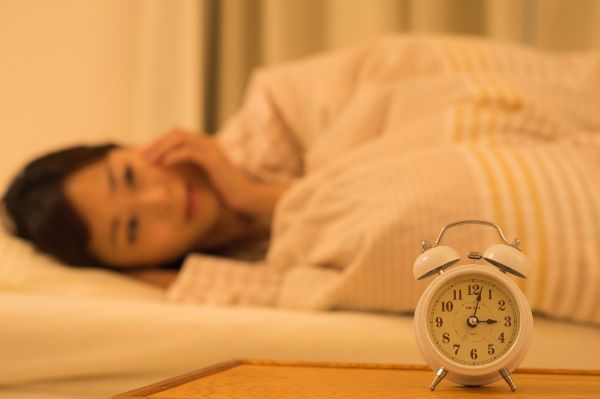 眠れないときにやってはいけないNG行動