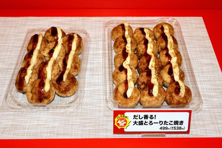 ファミマ“45％増量作戦”全13商品お披露目！ 初登場「3色そぼろ＆チキン南蛮弁当」がボリューム満点＜実物レポ＞ width=