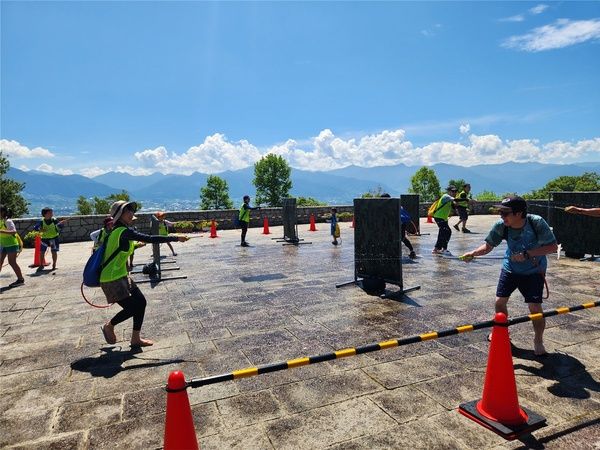【山梨県山梨市】笛吹川フルーツ公園のサマーフェス！絶景を眺めながら水遊びと桃のスイーツを楽しめる