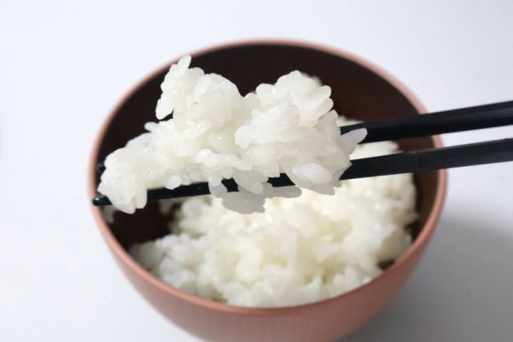 ダイソー 「電子レンジ調理器 ご飯一合炊き」 ￥110