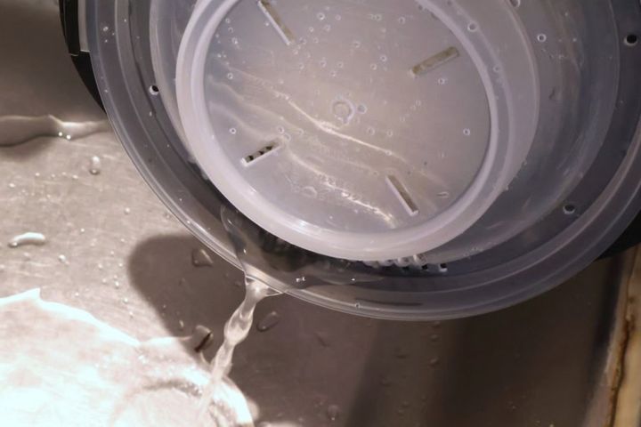 ダイソー 「電子レンジ調理器 ご飯一合炊き」 ￥110