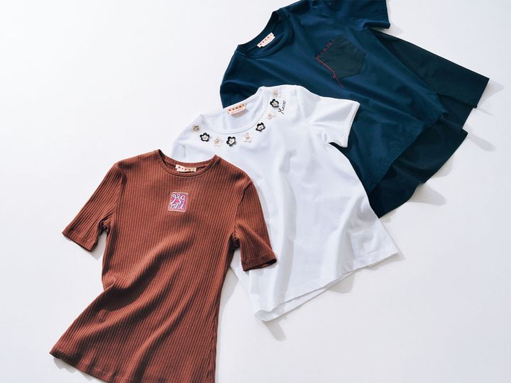 マルニの刺繍やフラワーモチーフがついたTシャツ