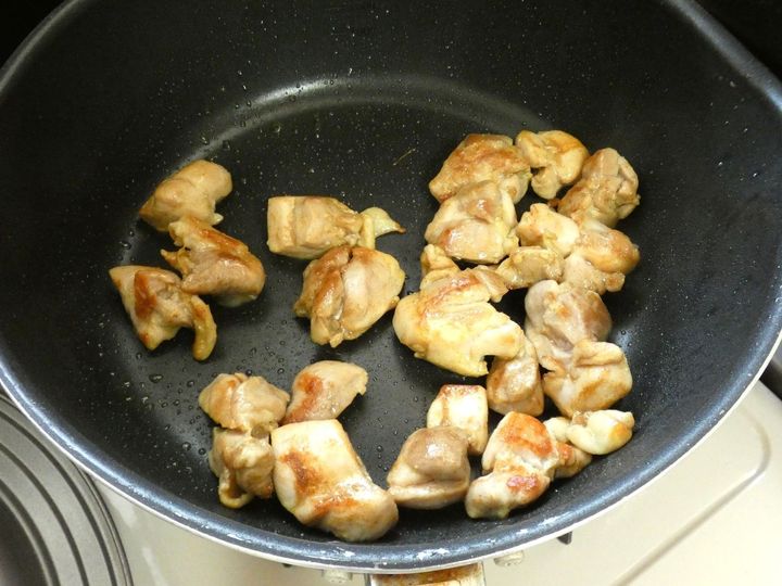 食べ応えバッチリ！「鶏肉とさつま芋のスパイシー丼」