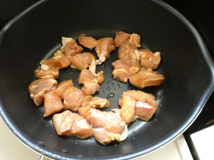 食べ応えバッチリ！「鶏肉とさつま芋のスパイシー丼」