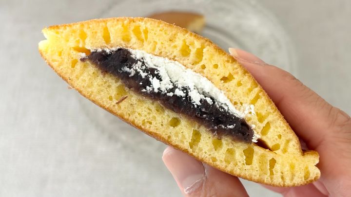 もっちもちの生地がとっても美味！【ファミマ】のどら焼きを食べてみた