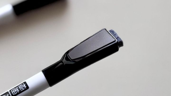 100均の「ホワイトボードマーカー」4個買ってみた！ 極細や太字、便利なマグネット付きも【ダイソー・セリア・キャンドゥ】
