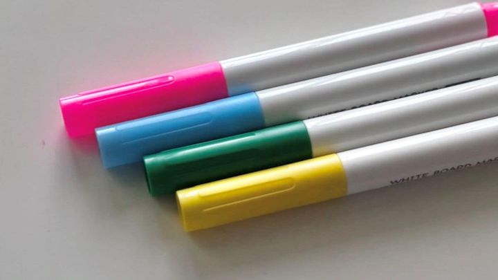 100均の「ホワイトボードマーカー」4個買ってみた！ 極細や太字、便利なマグネット付きも【ダイソー・セリア・キャンドゥ】