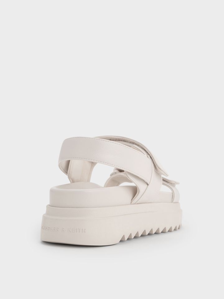 CHARLES & KEITH スポサン