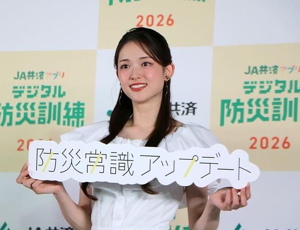 「食べ物の備えは10日分くらいはあると思う」と松村さん