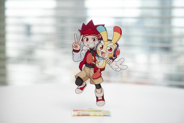 ヒロと、友情コラボが実現した「ペケペケ！ペケッツくん」のペケッツが寄り添うアクリルスタンド