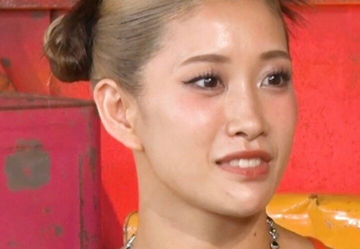 【写真・画像】TWICE・MOMO（29）のダンサー姉（31）、妹からのダメ出しを告白 家族写真も公開 1枚目