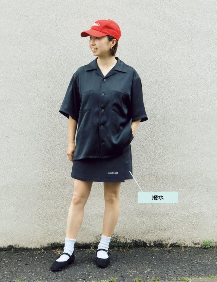 サテンシャツ¥27,500、パックソックス¥6,930、シューズ¥29,920 、キャップ¥7,920（すべてオブラダ／シンチ）
